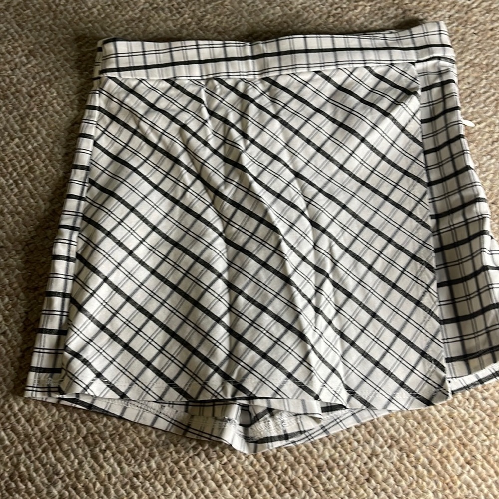 Garage skort